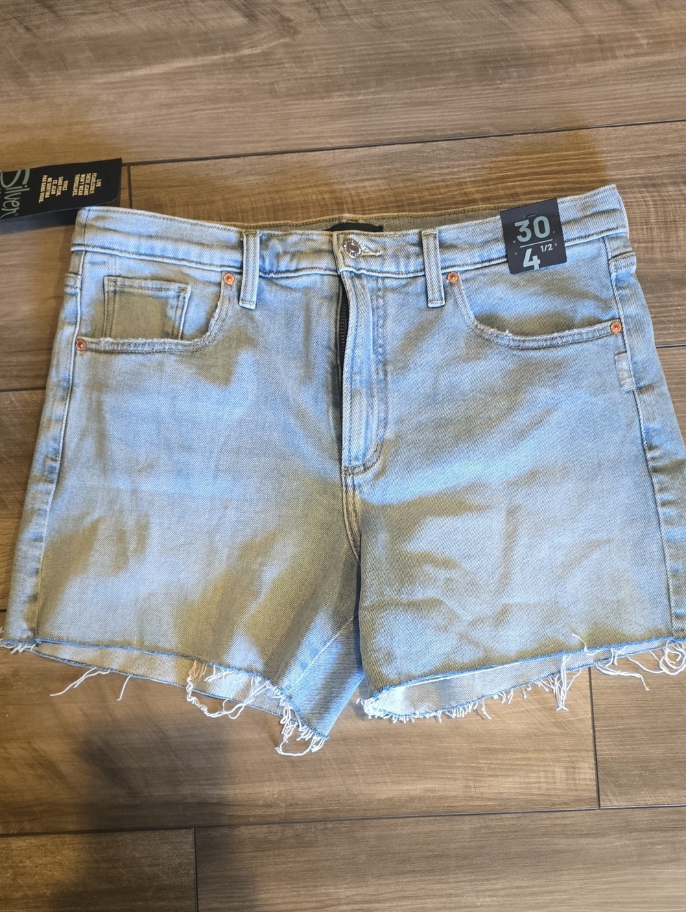 Silver Jeans Light Blue High-Rise Jean Shorts Size 30 NWT